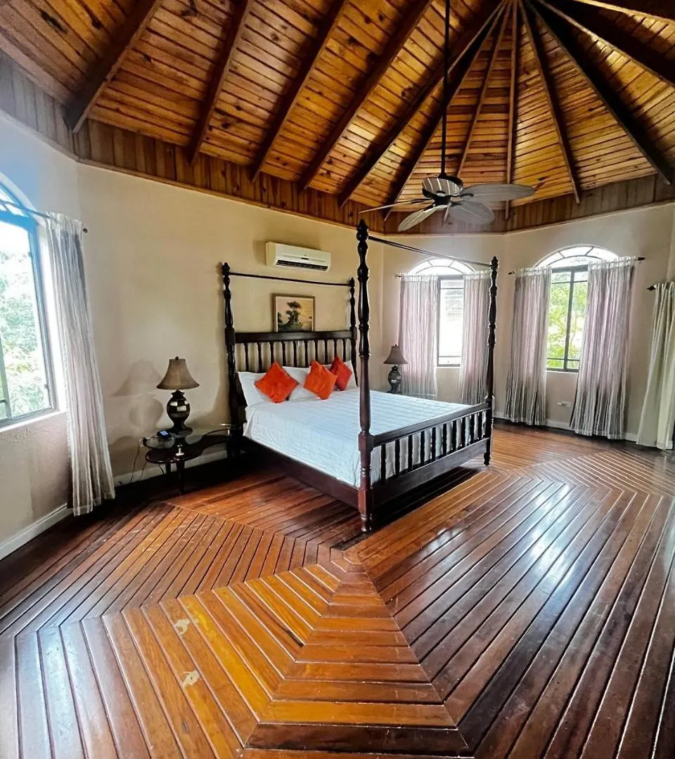 Milbrooks Resort Jamaica 몬테고 베이 게스트하우스